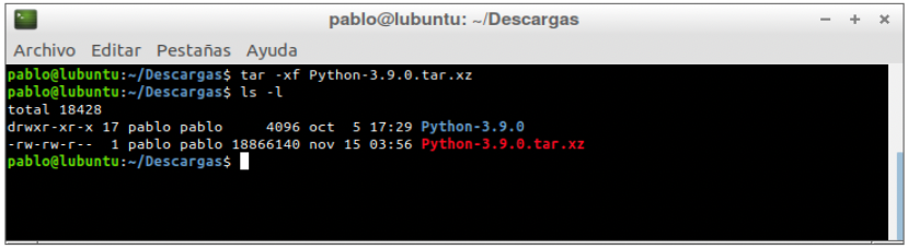Pantalla de terminal de Linux con la extracción de los archivos del código fuente del paquete de Python 3 descargado