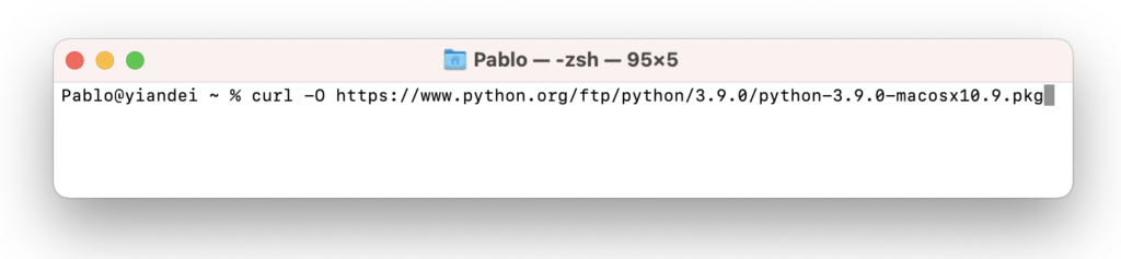 Pantalla de terminal con comando curl para la descarga del paquete pkg del instalador de Python 3 en Mac OSX