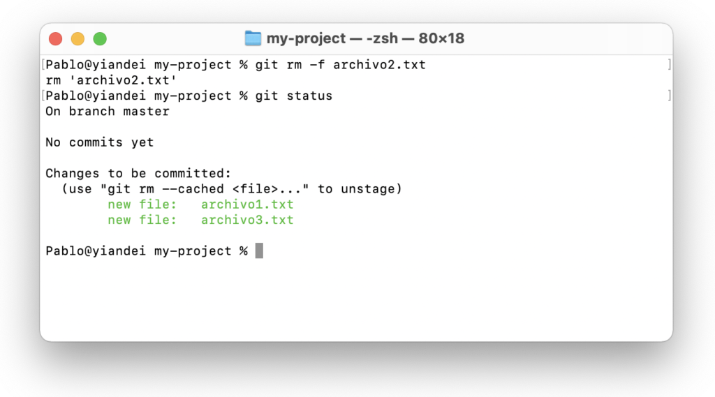 Pantalla de terminal de mac con comando 'git rm'