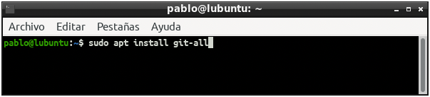 Pantalla del terminal de Linux para instalar Git con comando APT